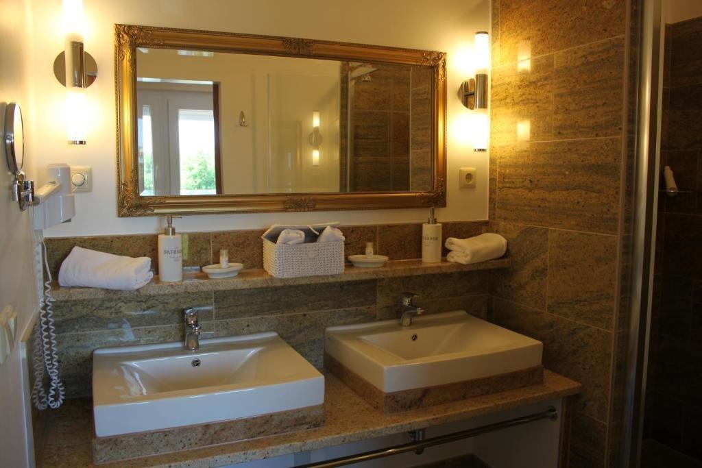 Hotel Al Faro Lodge Am See ポダースドルフ・アム・ゼー エクステリア 写真