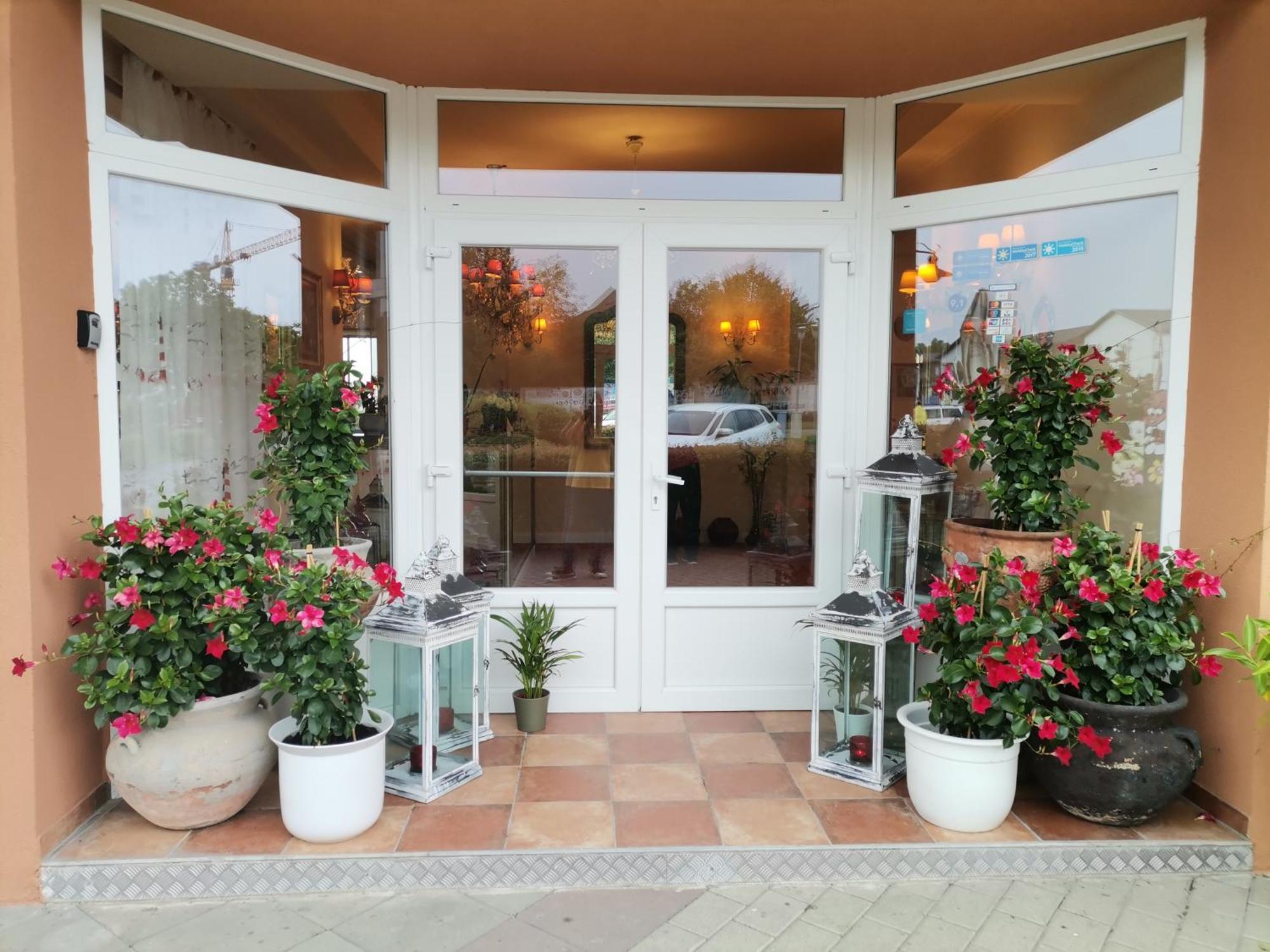 Hotel Al Faro Lodge Am See ポダースドルフ・アム・ゼー エクステリア 写真